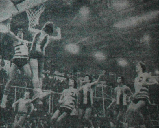 Ficheiro:Sporting-Porto-basquete-1980.jpg