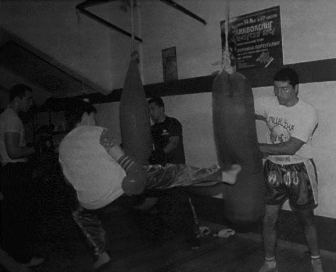 Ficheiro:Kickboxing-1998-treino.jpg