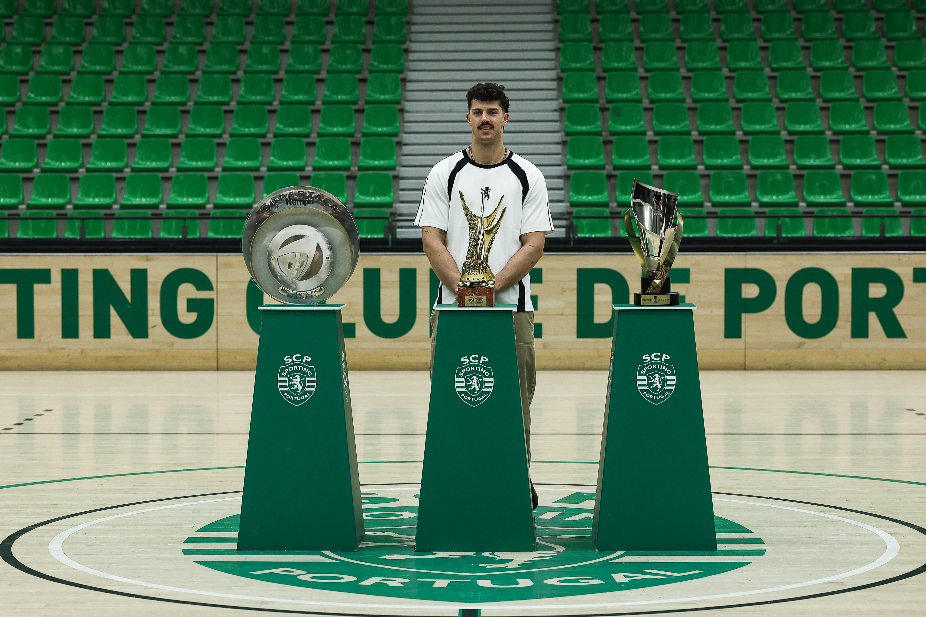 SCP Andebol - Troféus Época 2025-2026.jpg