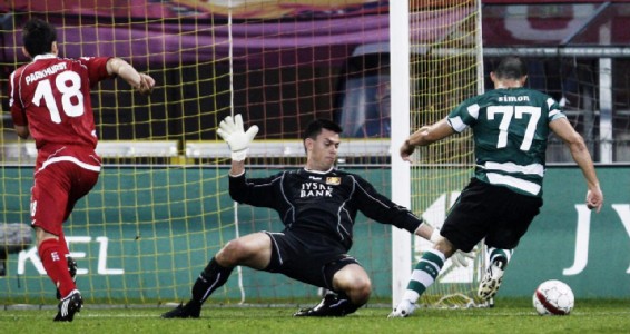 Ficheiro:2010-07-29 - UEFA Liga Europa - 3ª Pré-Eliminatória - 1ª Mão - Nordsjaelland 0-1 SPORTING - Vukcevic marca o golo.jpg