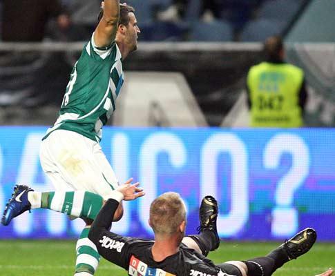 Ficheiro:2010-11-13 - Liga ZON Sagres - 11ª Jornada - Académica 1-2 SPORTING - Festejos do 2º golo da autoria de Vukcevic 2.jpg
