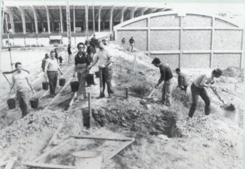 Ficheiro:PavilhãoDeAlvalade1.jpg