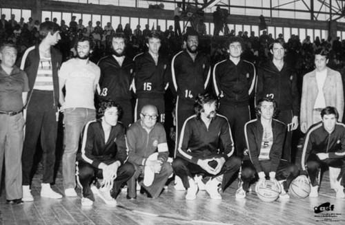Ficheiro:Basquetebol-Sporting-1977-78-b.jpg