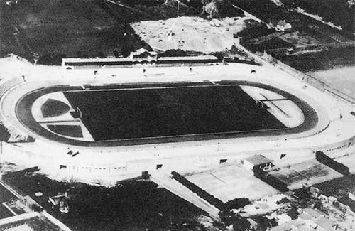 Ficheiro:Vista aerea estadio 1947.jpg