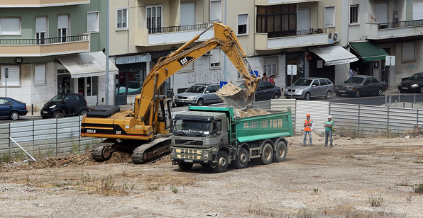 Ficheiro:2015-08-03 Zoom Pavilhão João Rocha.jpg