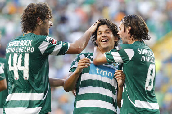 Ficheiro:2010-08-22 - Liga ZON Sagres - 2ª Jornada - SPORTING 1-0 Marítimo - Festejos do golo apontado por Matias Fernandez 3.jpg