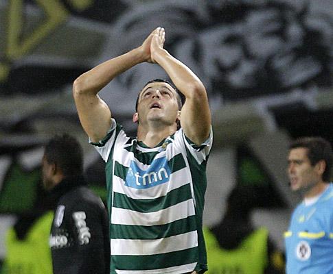 Ficheiro:2010-11-13 - Liga ZON Sagres - 10ª Jornada - SPORTING 2-3 Vit. Guimarães - Festejo 2º golo da autoria de Vukcevic de canto directo.jpg