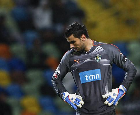 Ficheiro:2010-11-13 - Liga ZON Sagres - 10ª Jornada - SPORTING 2-3 Vit. Guimarães - Jogadores do SPORTING desorientados 2.jpg