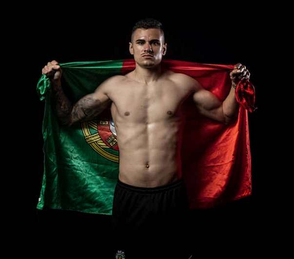 Ficheiro:Tiago Santos-Kickboxing-2022.jpg