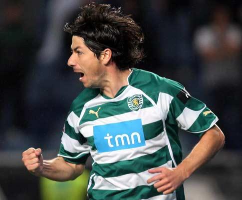 Ficheiro:2010-11-13 - Liga ZON Sagres - 11ª Jornada - Académica 1-2 SPORTING - Festejos do 1º golo da autoria de Valdés 3.jpg