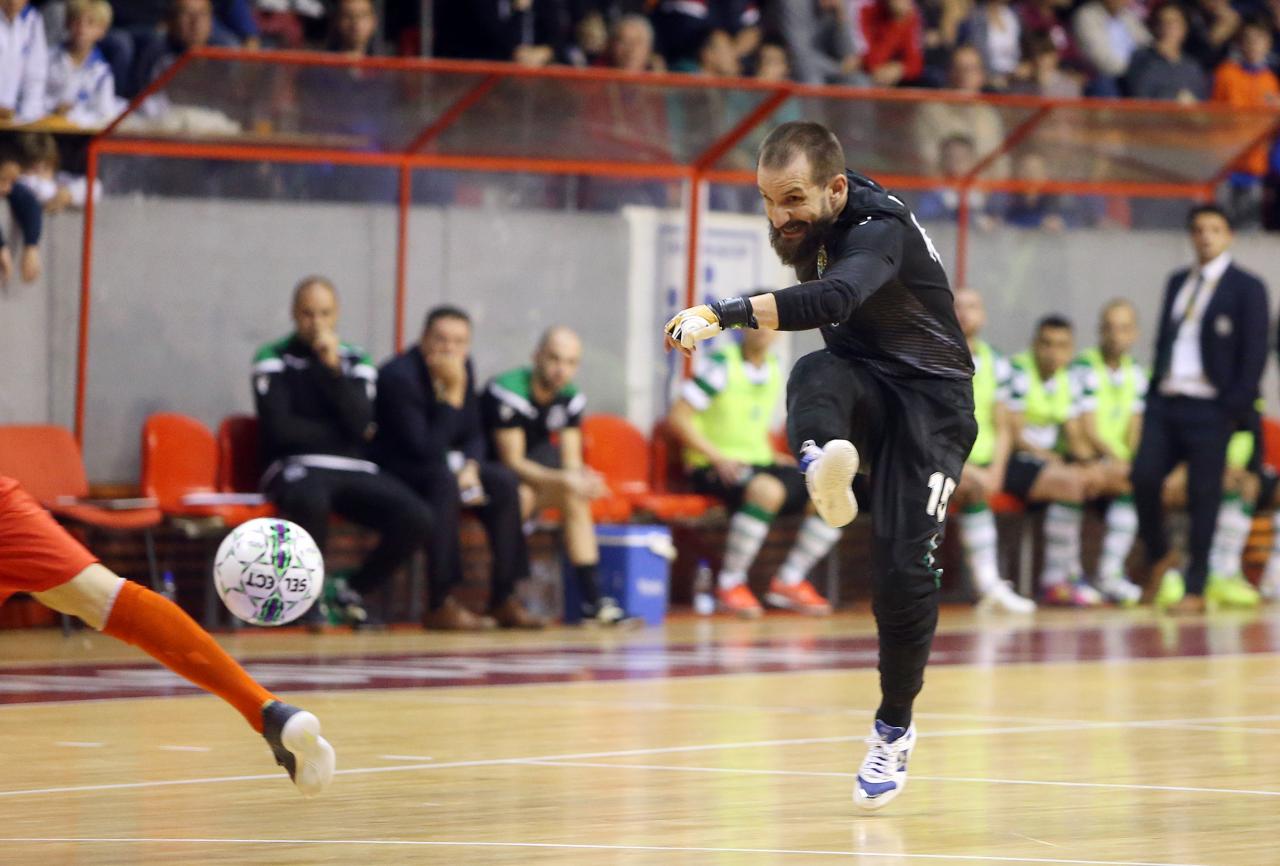 UEFA Cup 14OUT17 Marcão.jpg