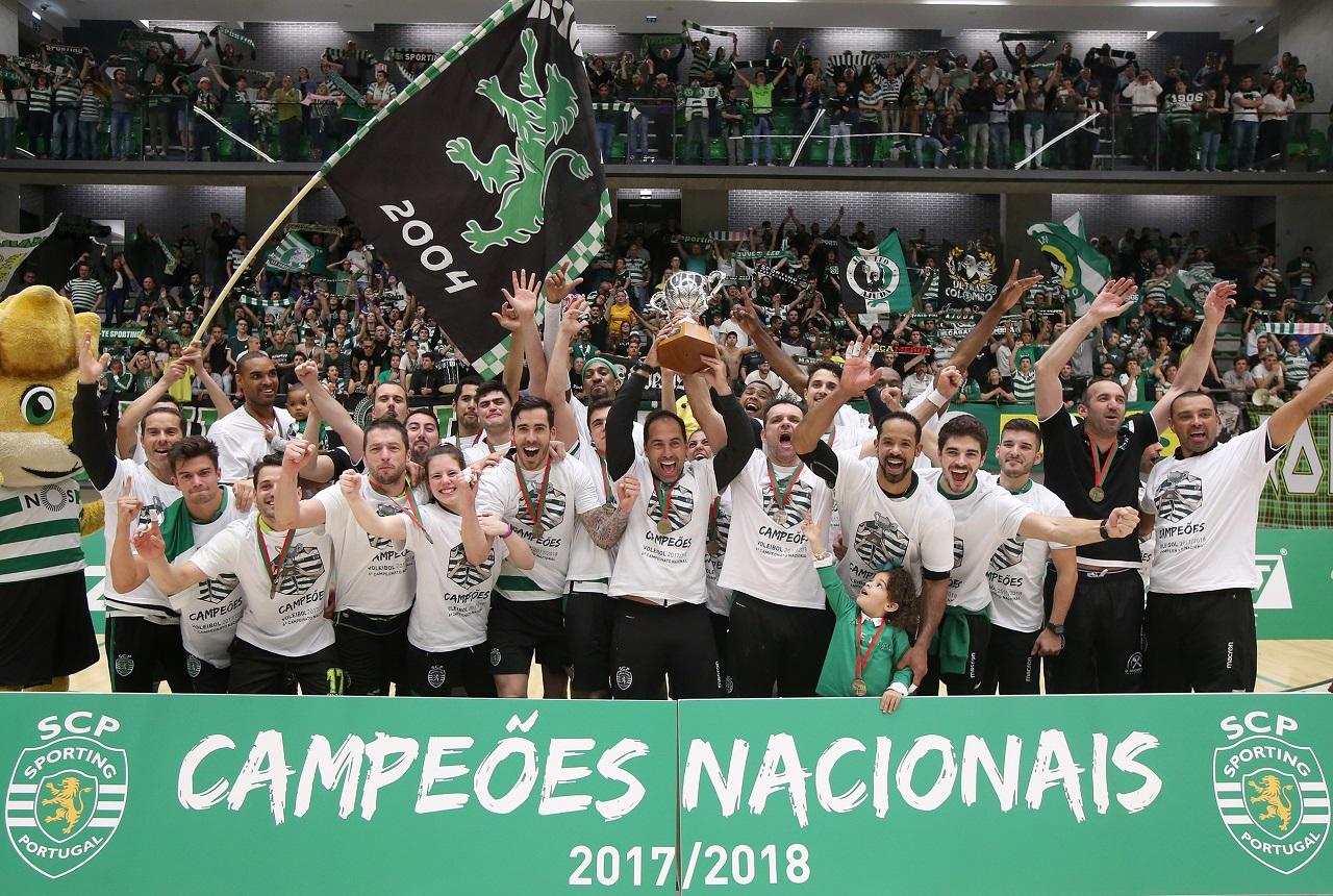 01MAI18 - Voleibol - Campeões Nacionais 2017.18.jpg