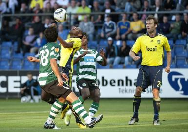 Ficheiro:2010-08-19 - UEFA Liga Europa - Play-Off - 1ª Mão - SPORTING 0-2 Brøndby - Abel e Djaló na luta.jpg