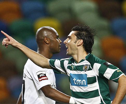 Ficheiro:2010-11-13 - Liga ZON Sagres - 10ª Jornada - SPORTING 2-3 Vit. Guimarães - Festejo 1º golo da autoria de Postiga.jpg