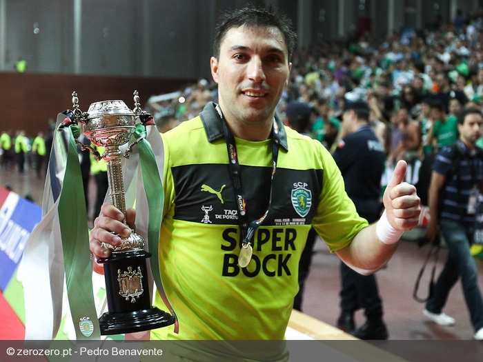 Ficheiro:FutsalTaça2013i.jpg