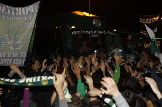 Ficheiro:FestaNoAeroporto3.jpg