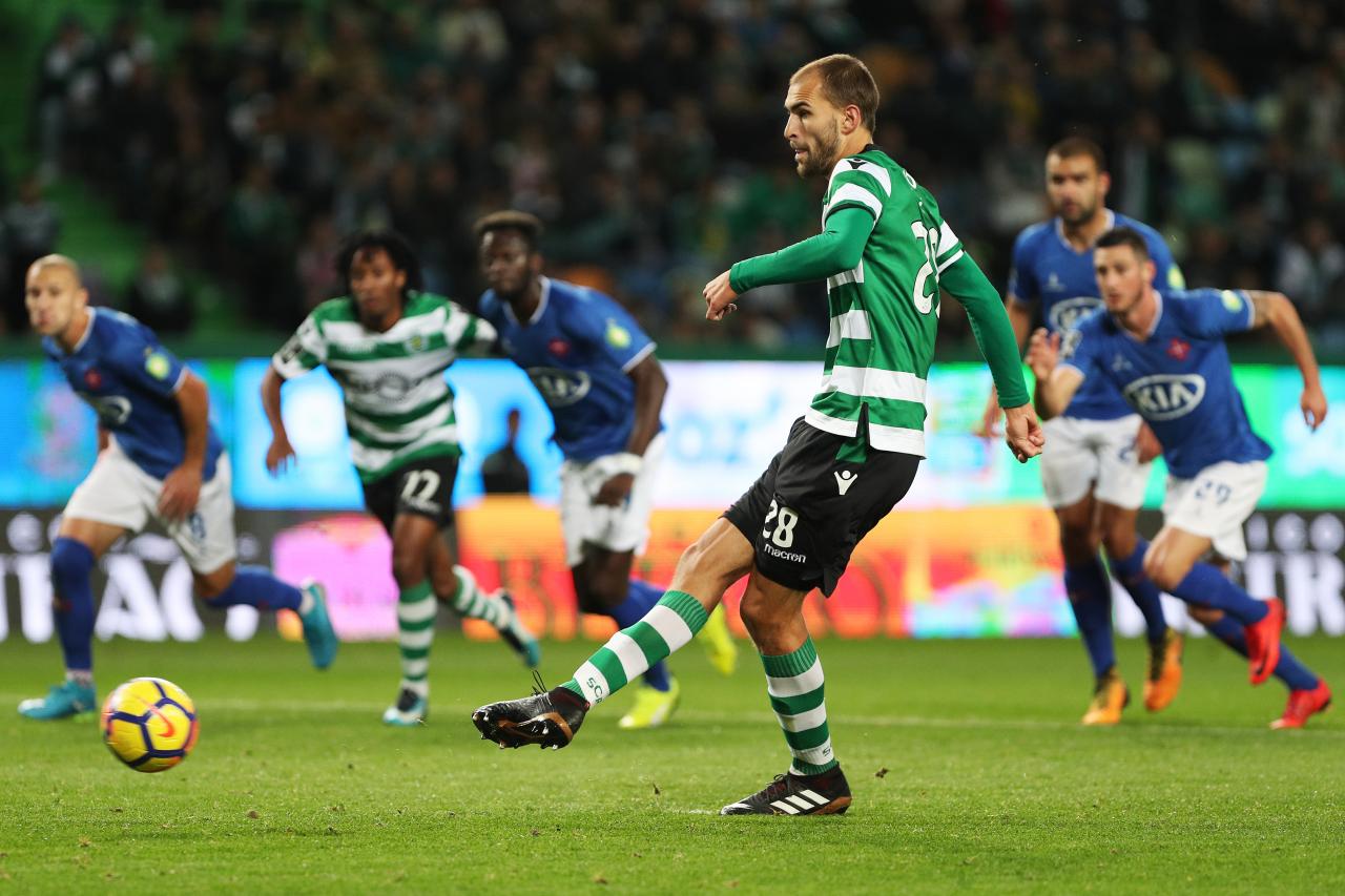 01DEZ17 Sporting x Belenenses - Bas Dost.jpg