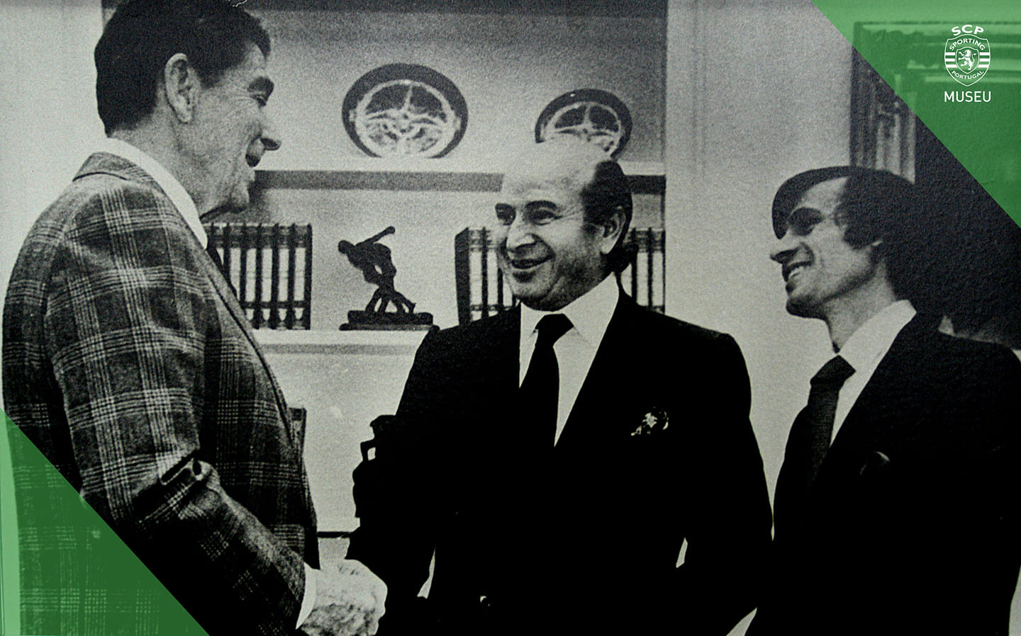 18OUT1984 - João Rocha e Carlos Lopes na Casa Branca.jpg