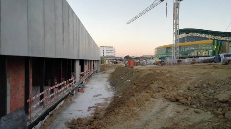 Ficheiro:2016-07-25 -2- Pavilhão João Rocha.jpg