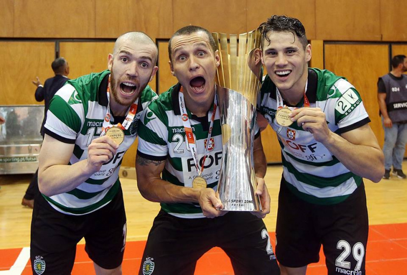 Ficheiro:Futsal Bicampeões 2016.17 (6).jpg