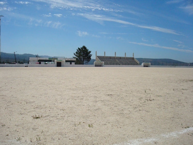 Ficheiro:EstadioSCLagares.JPG