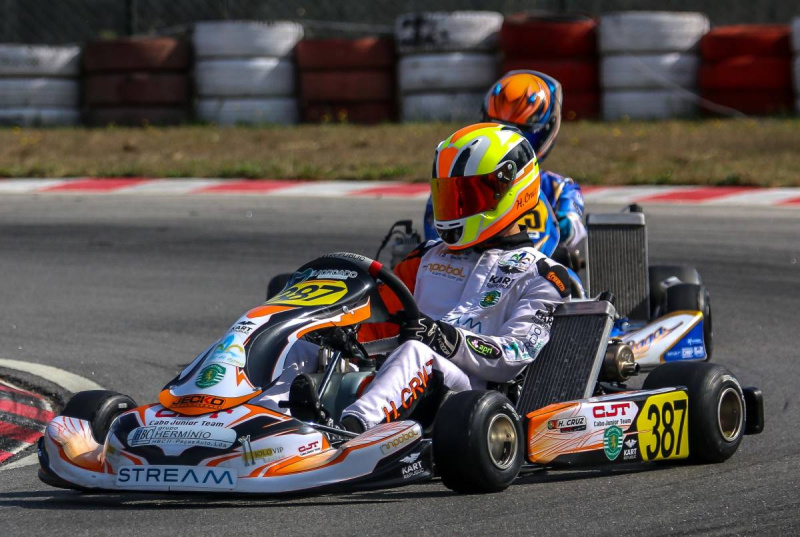 Ficheiro:Henrique Cruz karting.jpg