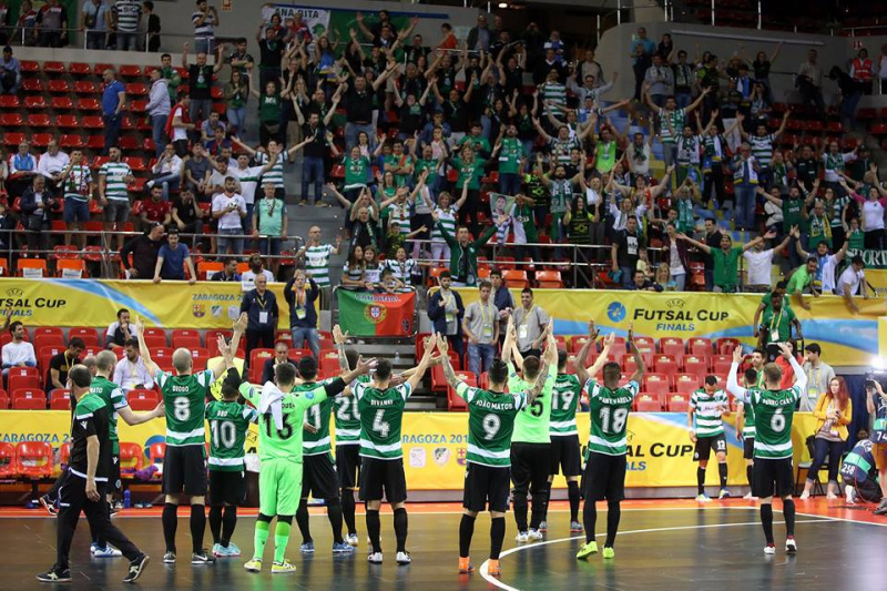 Ficheiro:20ABR18 - Equipa e Adeptos.jpg