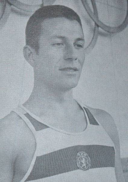 Ficheiro:Manuel de Oliveira60.JPG