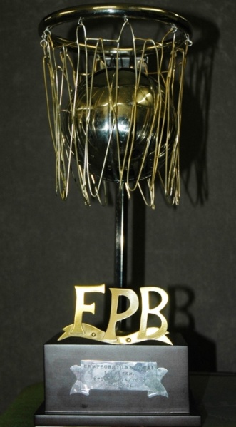 Ficheiro:Taça-Campeonato-Nacional-2015.jpg