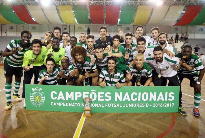Ficheiro:Juvenis - Futsal - 2016-17.jpg