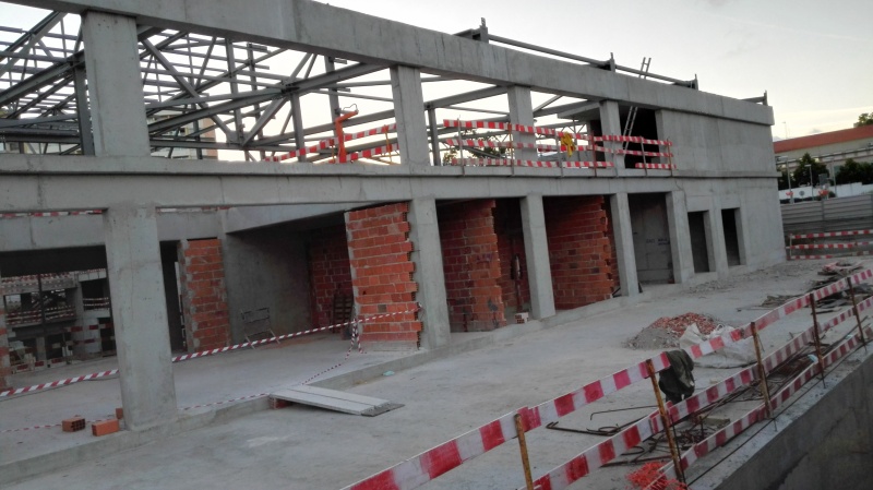 Ficheiro:2016-06-04 -i- Pavilhão João Rocha.jpg