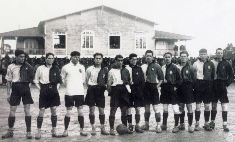 Ficheiro:18 fevereiro equipa de 1924.jpg