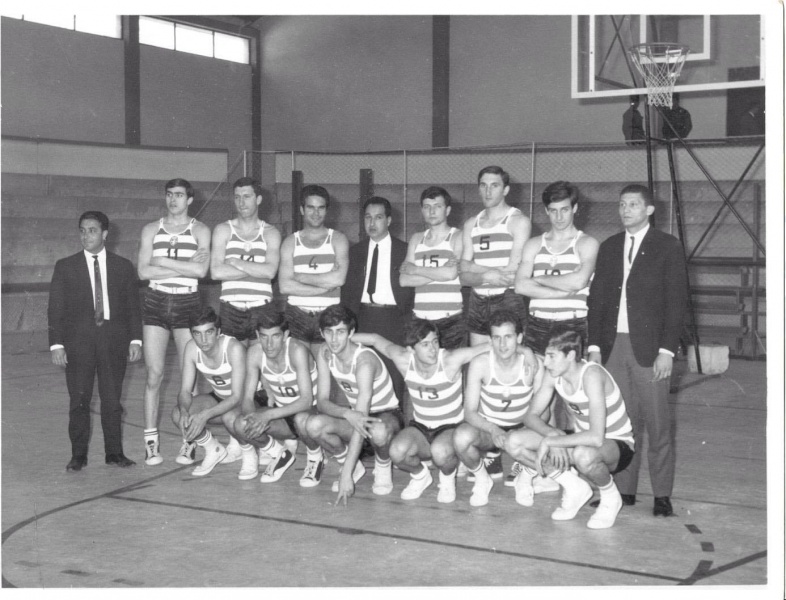 Ficheiro:Basquetebol-Sporting-1967-68.jpg