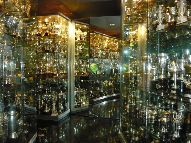 Ficheiro:Trofeus-museu-Sporting-ruitrind.jpg