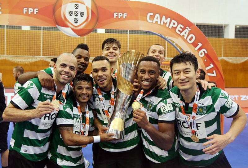 Ficheiro:Futsal Bicampeões 2016.17 (7).jpg