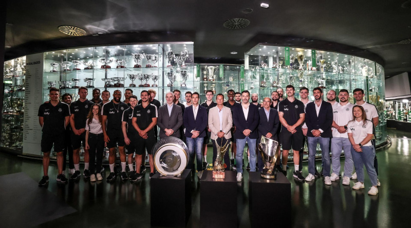 Ficheiro:Triplete.jpg