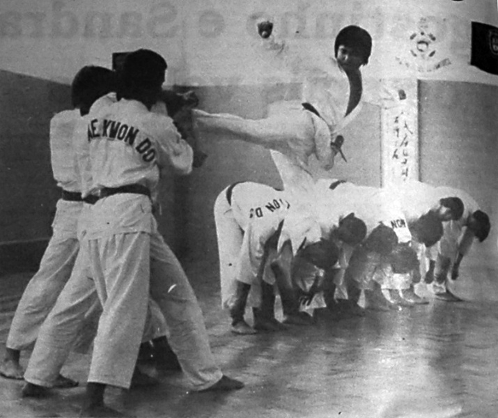 Ficheiro:Taekwondo-treino-1988.jpg