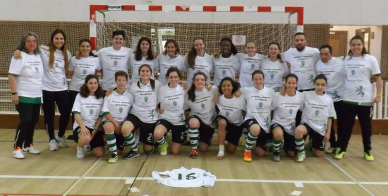 Ficheiro:Juvenis Femininas Bicampeãs 16.17.jpg