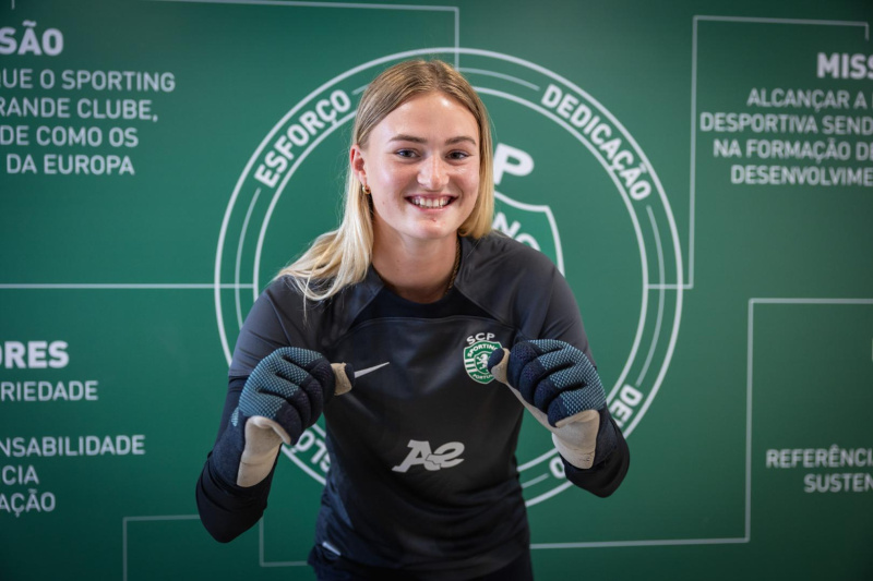 Ficheiro:Catriona Sheppard.jpg