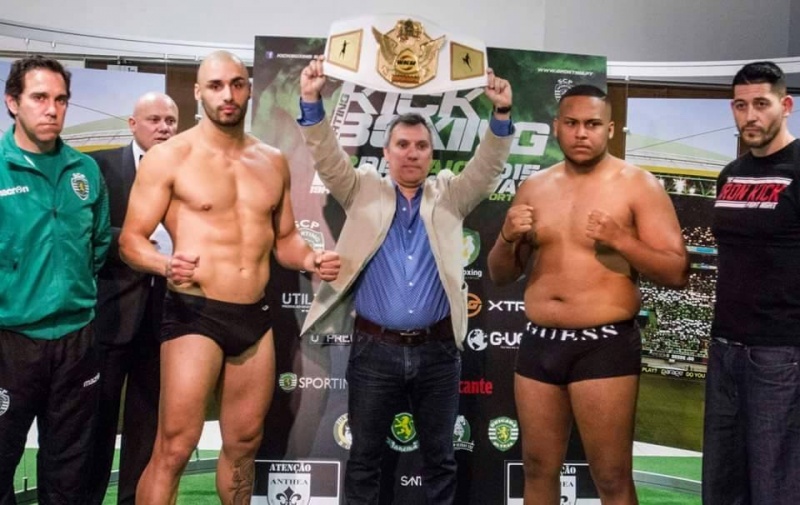 Ficheiro:2015-04-02 Apresentação do Combate.jpg
