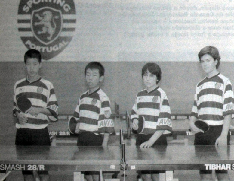 Ficheiro:Ténis-de-Mesa-2004-05-cadetes.jpg