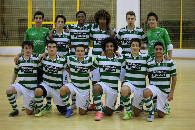 Ficheiro:2015-16 - Equipa de Juvenis.jpg
