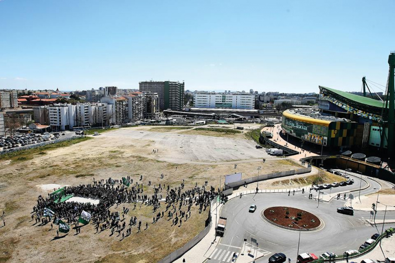 Ficheiro:2015-03-27 -AV- Pavilhão João Rocha.jpg