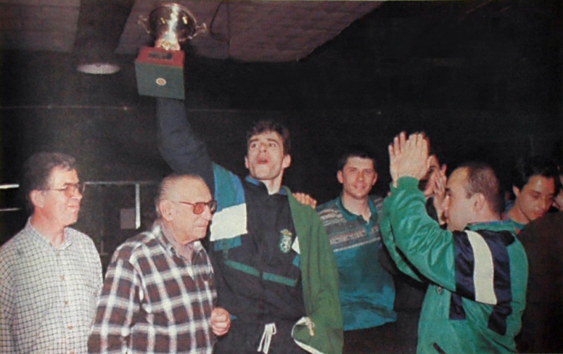 Ficheiro:Ténis-de-Mesa-campeões-1998.jpg